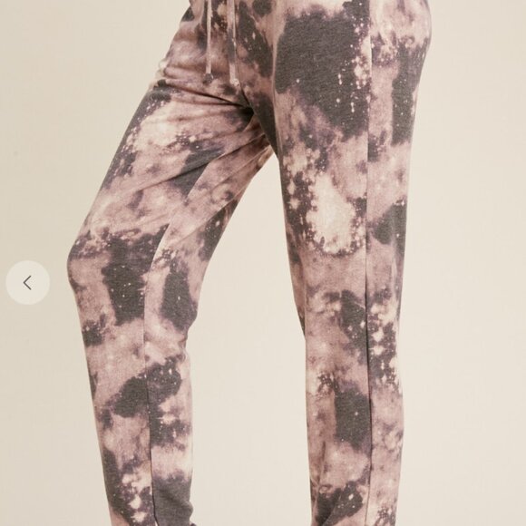 109 $22. Live Start, NWT 2 piece loungewear set Vtop and Jogger purple - Picture 10 of 11